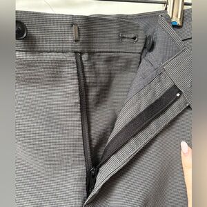 Uniqlo Men's Gray Houndstooth Stretch Pants